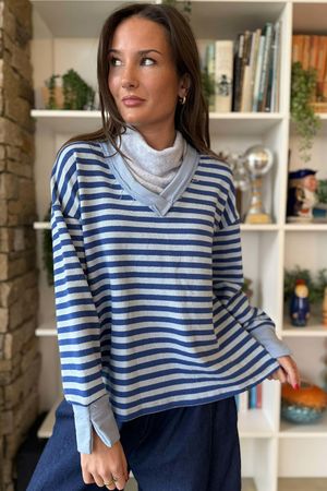 Shoreditch Classic V Sweat Iceberg & Navy